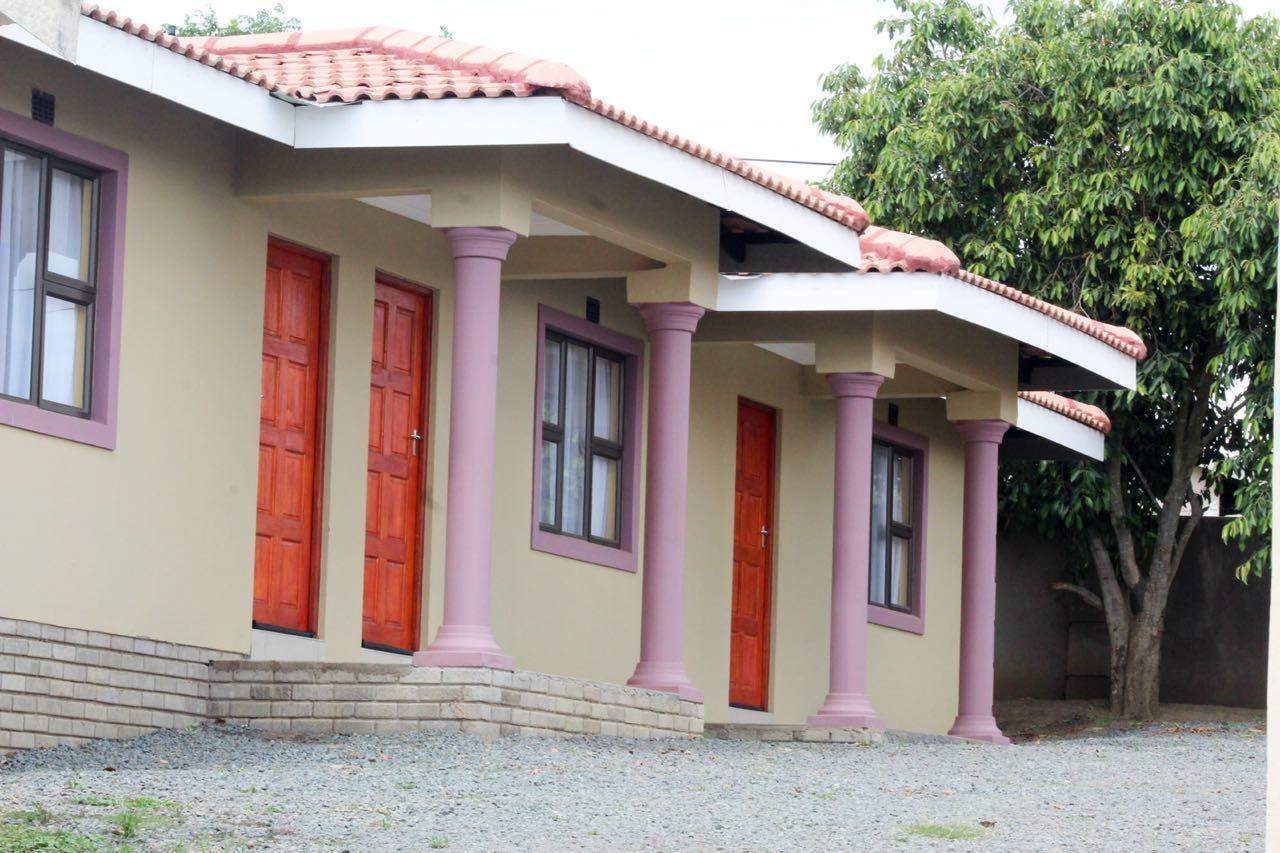 Mbopha Guest House Ulundi Exterior photo